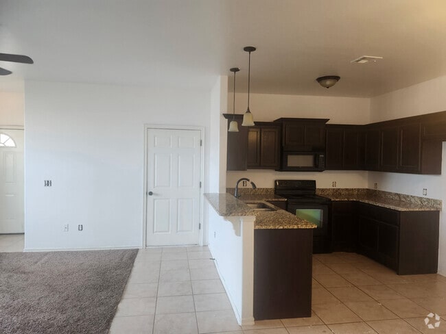 Building Photo - 332 N Bronco Way