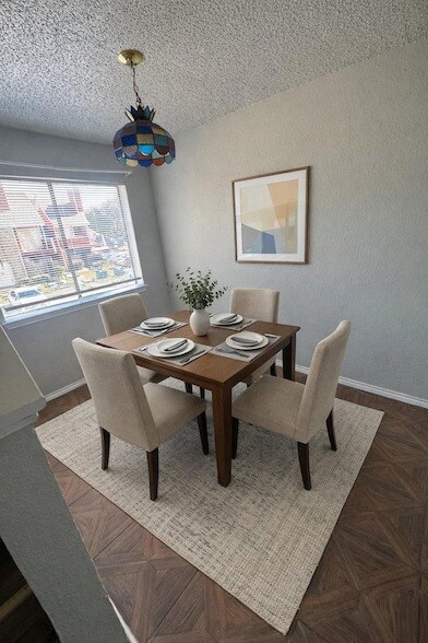Foto del edificio - 9823 Walnut St