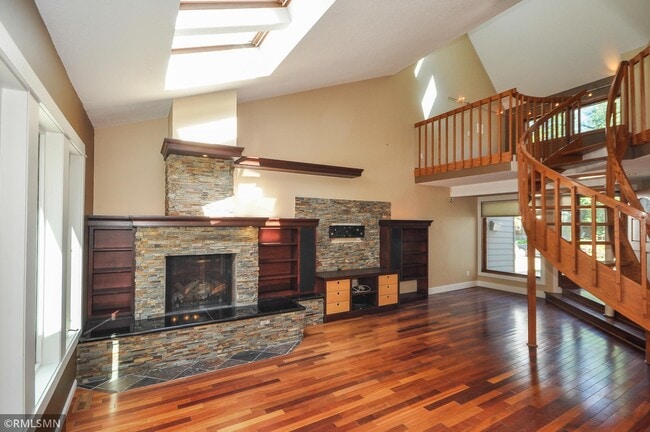 Building Photo - 3335 Ivy Ln