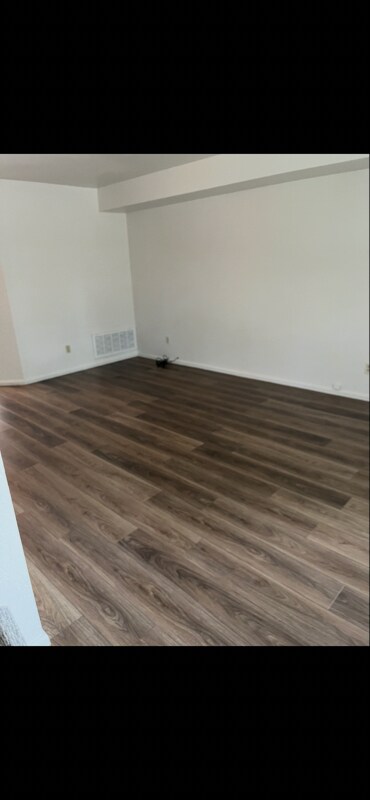 Building Photo - 5275 Columbine Ln