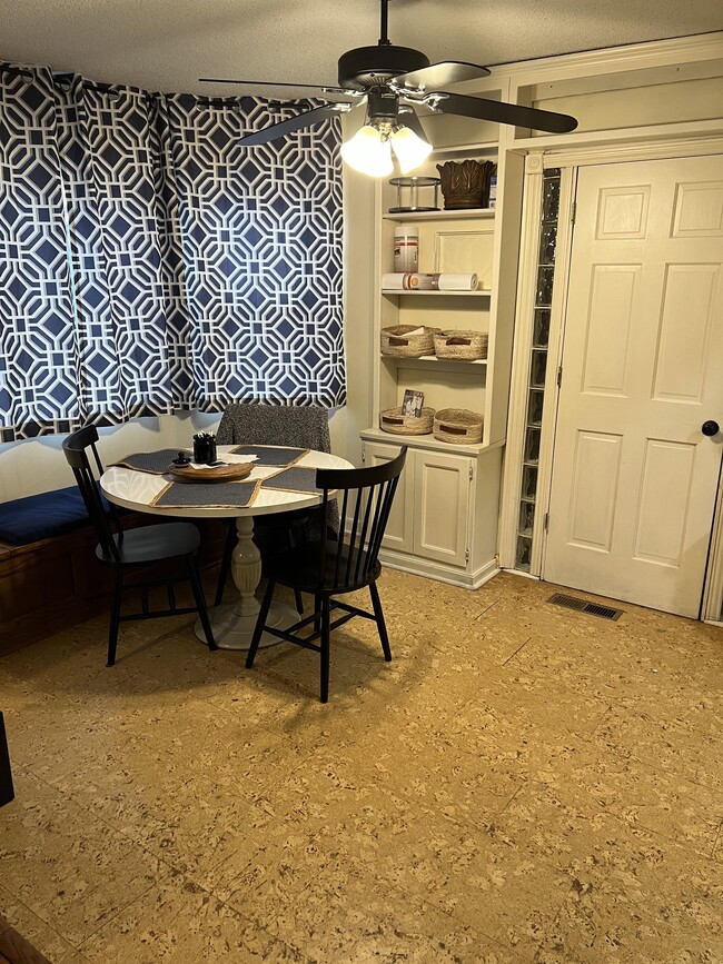 Building Photo - 1837 W Ora Dr