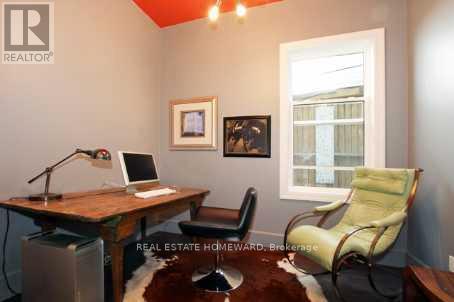 Photo du bâtiment - 726 Gerrard St E