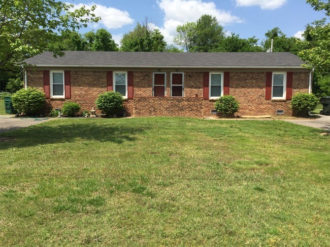 Building Photo - 1308 Diuguid Dr