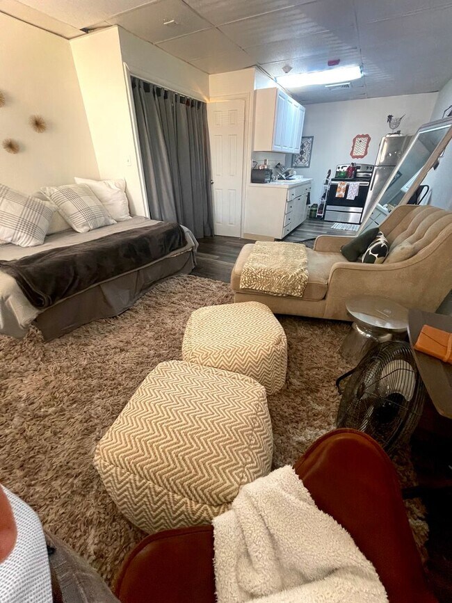 Foto del edificio - Studio Apartment in the Heart of Downtown Golden