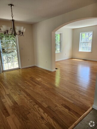 Building Photo - 126 Nethermont Ave