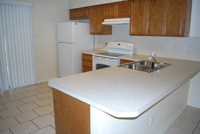 Building Photo - 906 Crymes Ln