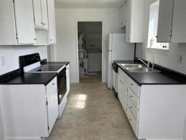 Building Photo - 202 California Trail