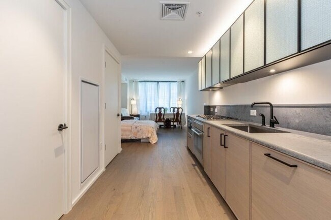 Foto del edificio - 1425 Hudson St