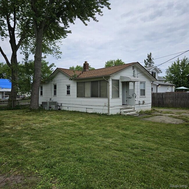 Foto del edificio - 23100 Shakespeare Ave