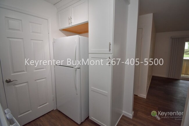Foto del edificio - 115 Hickory Ct
