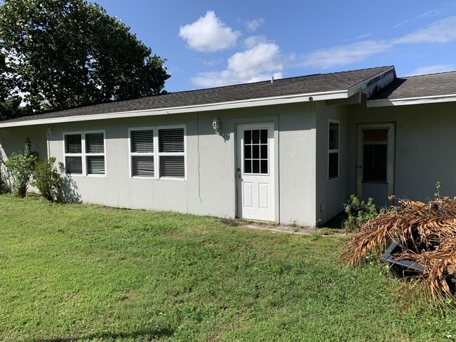 Building Photo - 273 NE Ardsley Dr