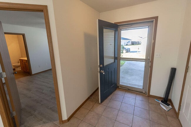 Foto del edificio - 1602 Typhoon Dr