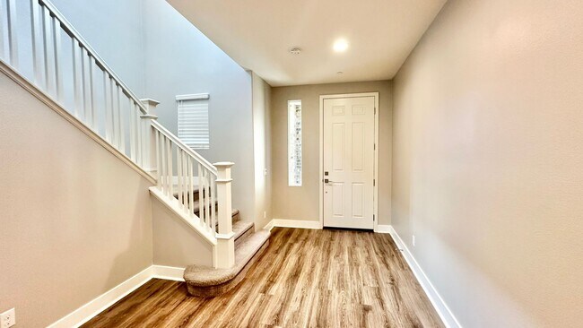Foto del edificio - Beautiful Larger-Model Dream Home in the D...