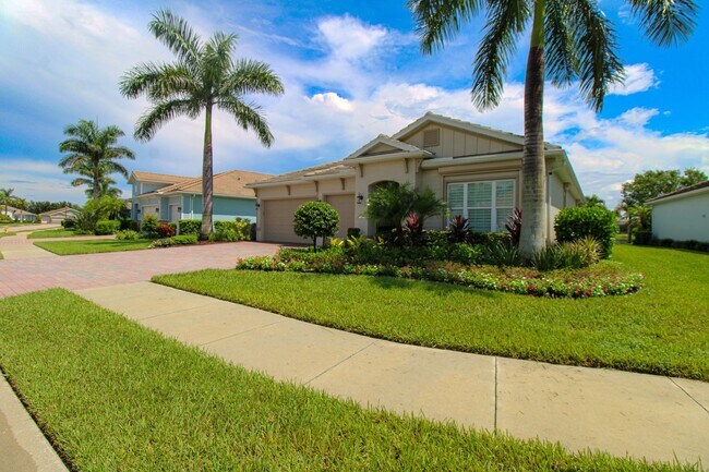 Foto del edificio - ***STUNNING-NAPLES RESERVE***POOL HOME***FULLY FURNISHED SEASONAL***3 BEDS /3 BATH***AMAZING AMEN...