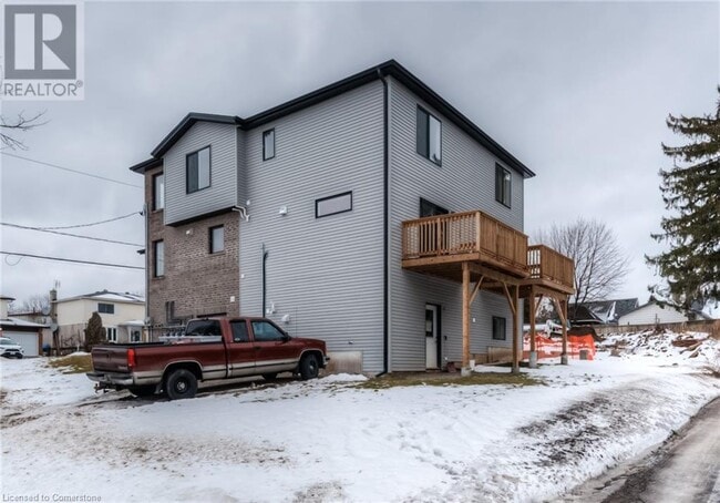 Building Photo - 47 Heiman St