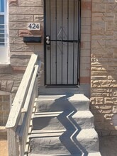 Building Photo - 424 N Rose St