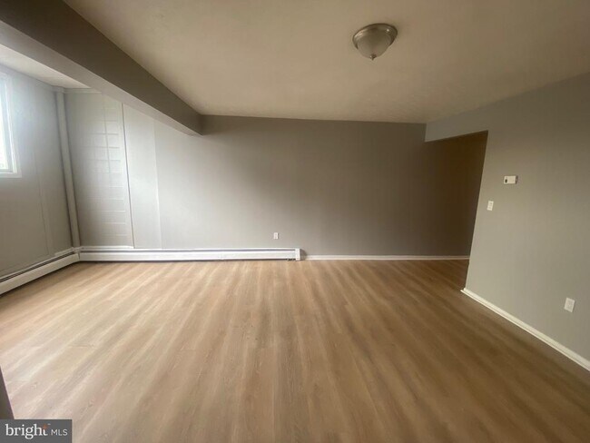 Foto del edificio - 314 W Market St