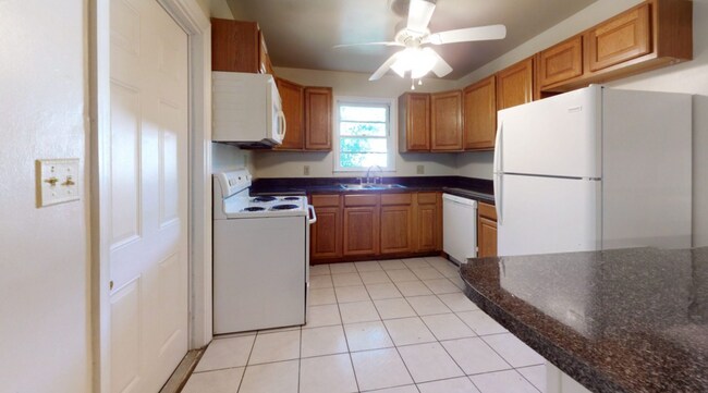 Building Photo - 1621 Atkamire Dr