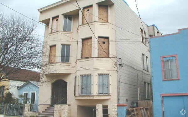 Primary Photo - 1077 Alabama St