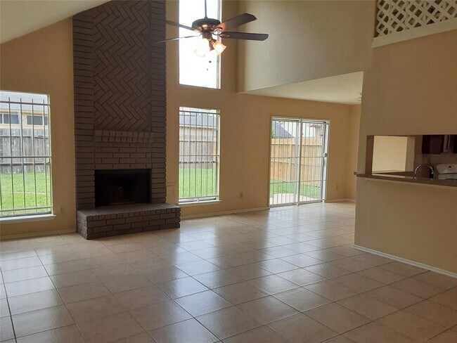 Foto del edificio - 16718 Village Trace Dr