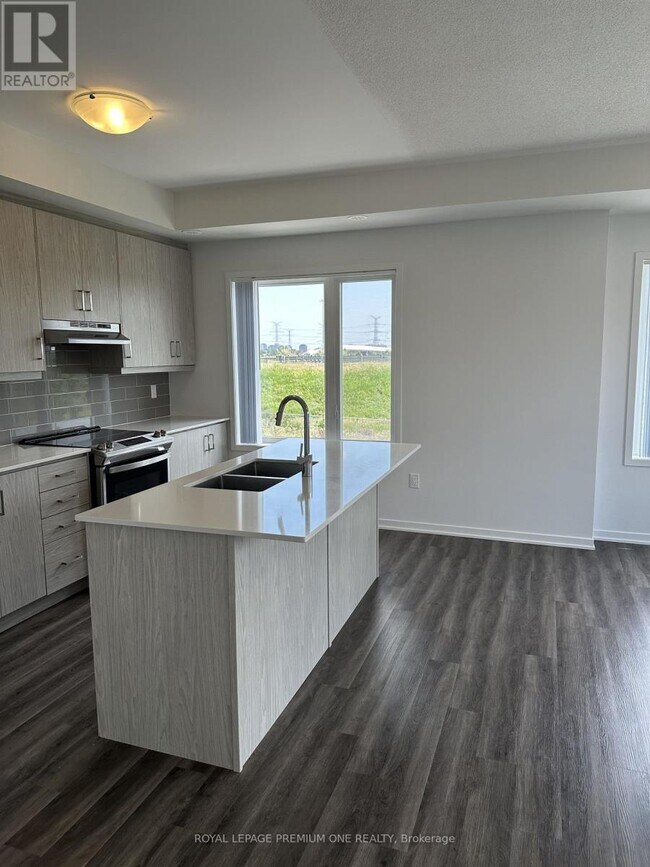 Building Photo - 150 Honeycrisp Cres