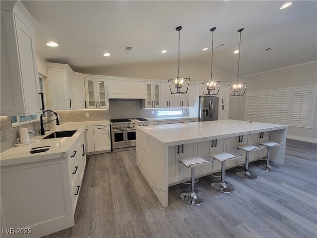Building Photo - 5836 Corazon Dr