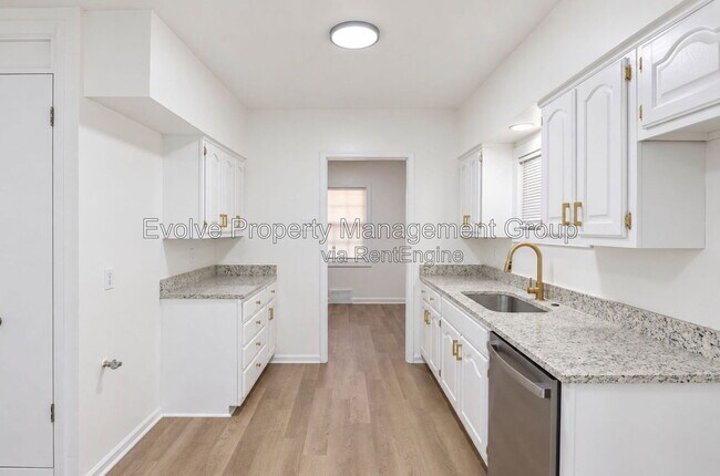 Building Photo - 5297 Brantford Ave