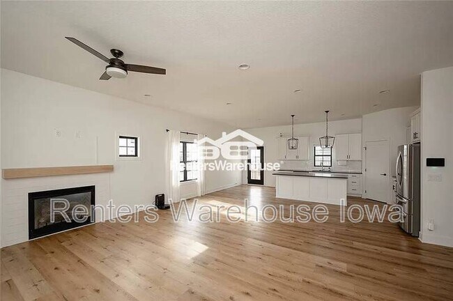 Building Photo - 1045 Cedar St