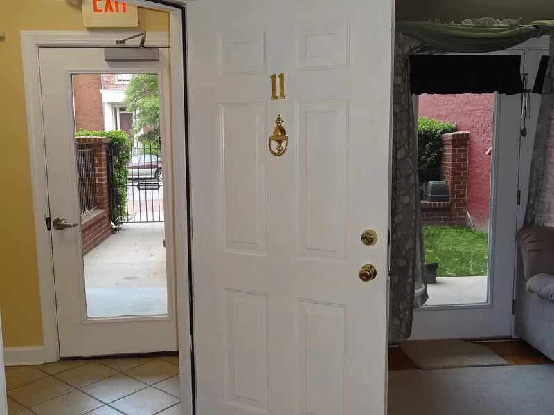 Primary Photo - 215 N 19th St