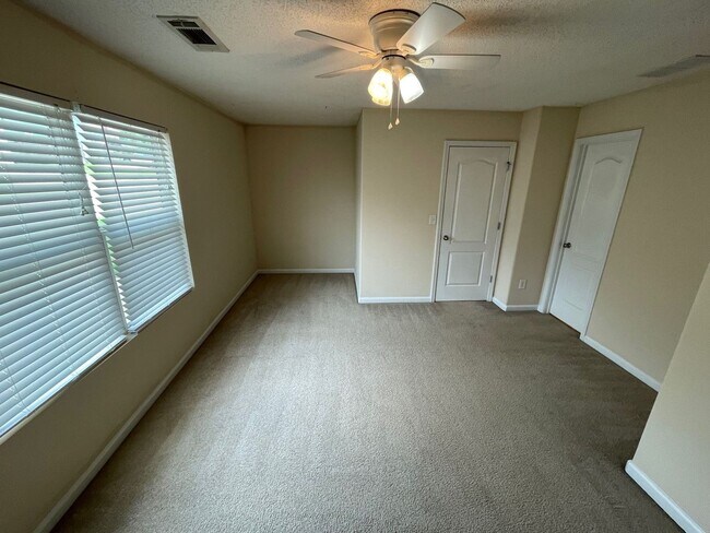 Foto del edificio - BRIDGEWATER HOME! PRE-LEASING FOR AUGUST!