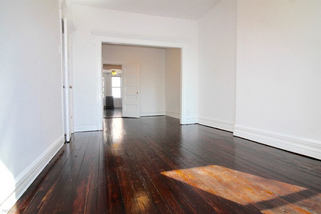 Building Photo - 2 br, 1 bath Apartment - 336 74th St