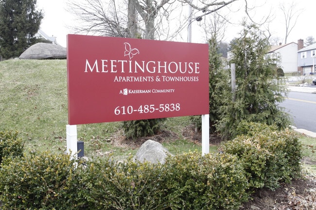 Building Photo - Meetinghouse Apartments & Townhouses