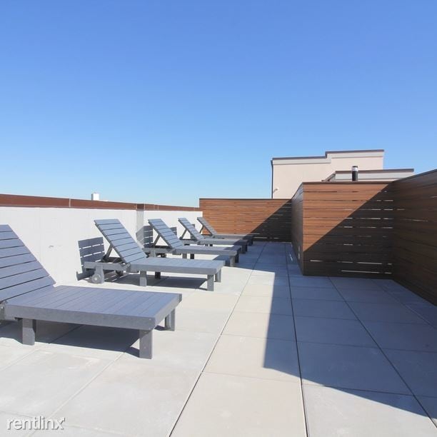 Foto del edificio - 1024 Gates Ave