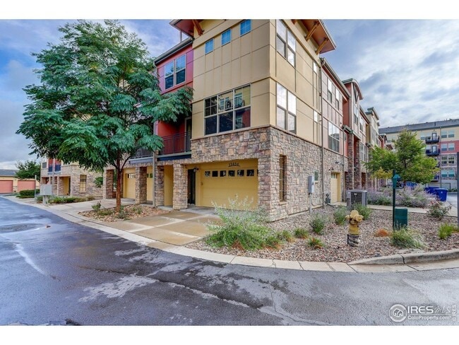 Building Photo - Attached 3 car garage!  Immaculate Corner ...