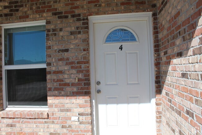 Building Photo - 741 N Nicholson Ave