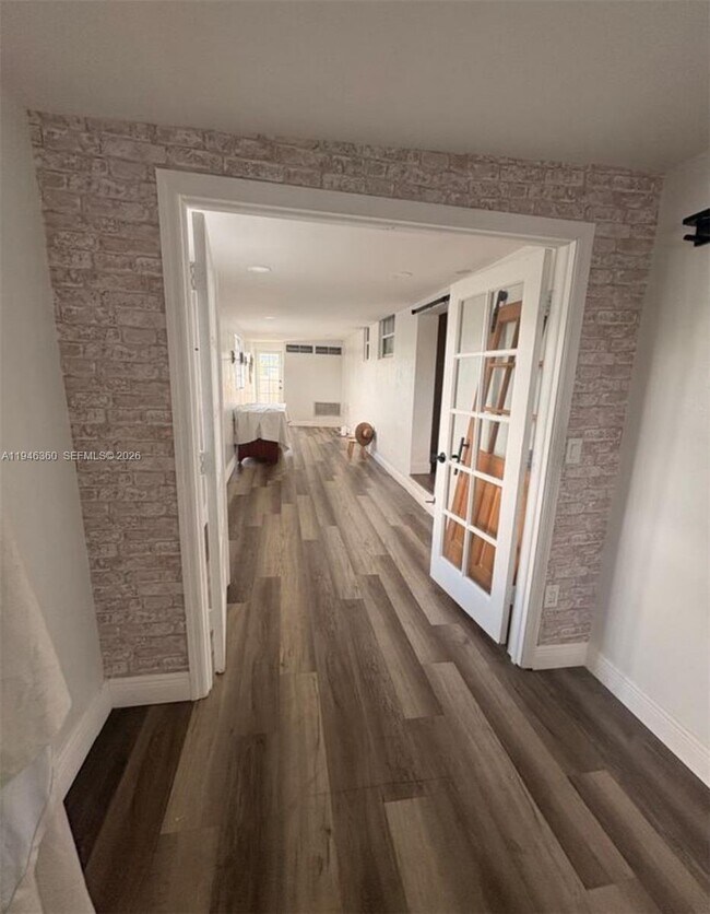 Building Photo - 8221 NW South River Dr