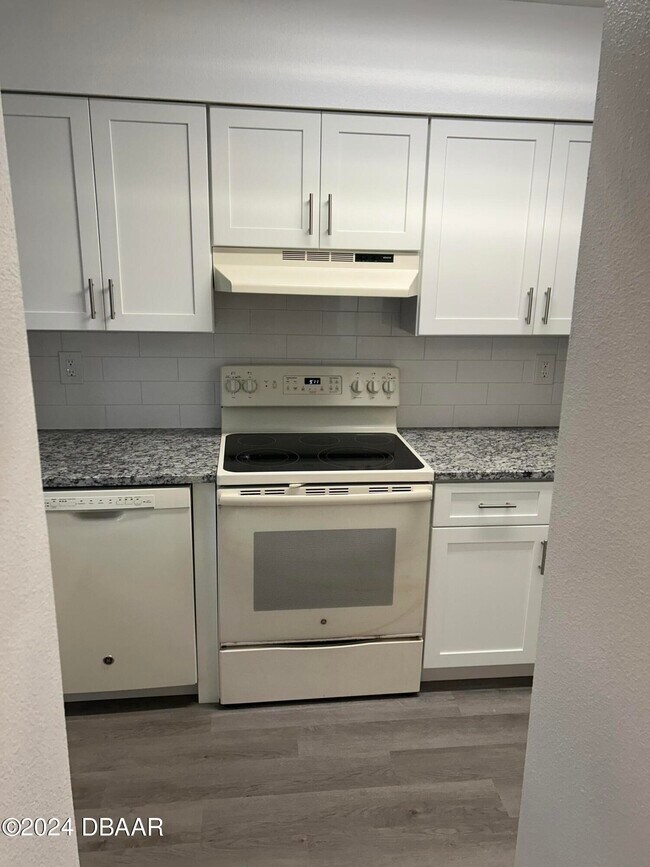 Foto del edificio - 2200 S Palmetto Ave
