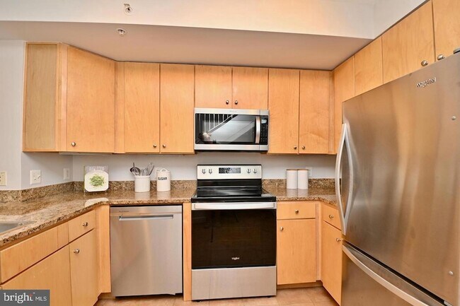 Building Photo - 616 E Street NW Unit 449
