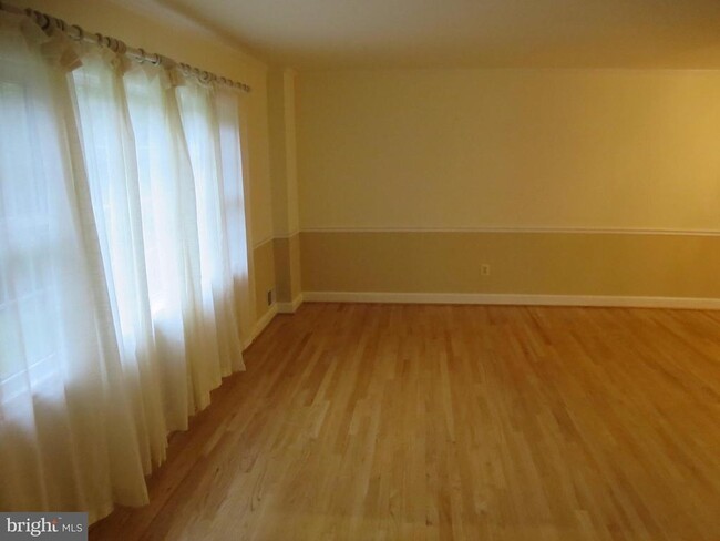 Foto del edificio - 6322 Linway Terrace