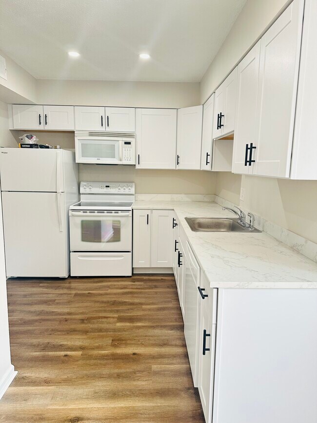 Foto del edificio - Ivy Ridge Apartments 130-138