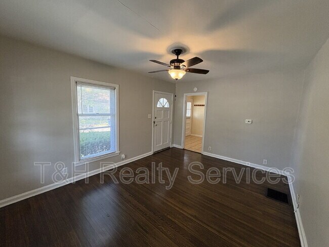 Foto del edificio - 2102 E 46th St