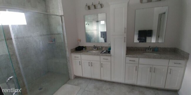 Foto del edificio - 5 br, 3 bath House - 5080 Hebron Dr