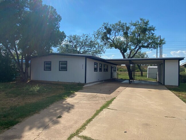 Foto del edificio - Discover your new 3 bed/1.5 bath home, swe...