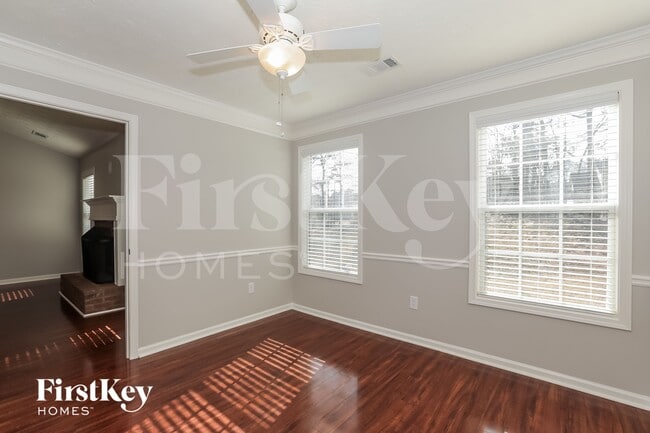 Building Photo - 715 Sandstone Trail