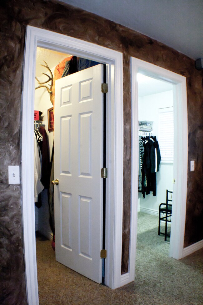 Building Photo - Charming and Spacious 3 bed 2.5 bath in Sp...