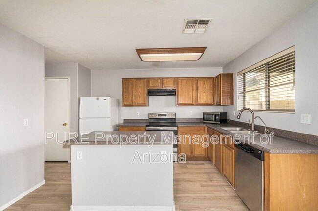 Building Photo - 9444 W Jamestown Rd