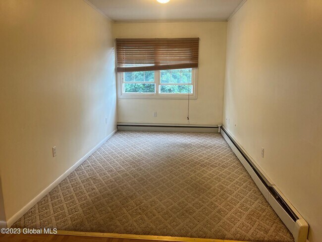 Building Photo - 220 Broad St