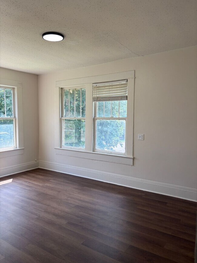 Foto del edificio - 1227 8th Ave W