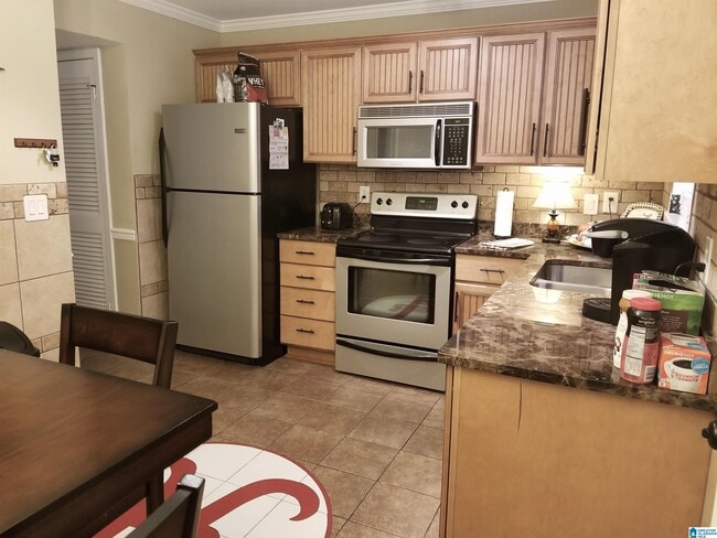 Building Photo - 1100 14th Ave