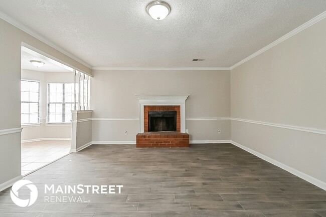 Building Photo - 6045 Valleydale Dr